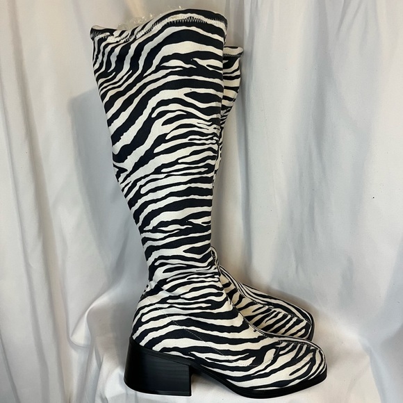 Zebra heeled boots - Picture 3 of 3